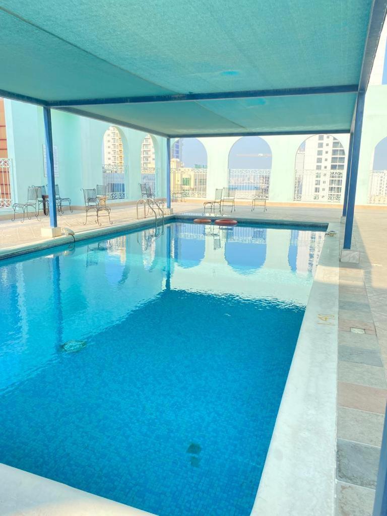 Blue Horizon Suites Manama Exterior foto