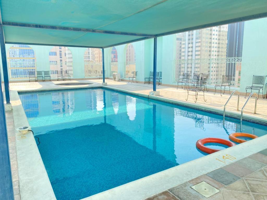 Blue Horizon Suites Manama Exterior foto